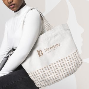 White tote bag psd mockup in canvas design apparel shoot