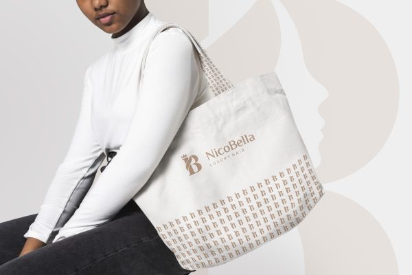 White tote bag psd mockup in canvas design apparel shoot